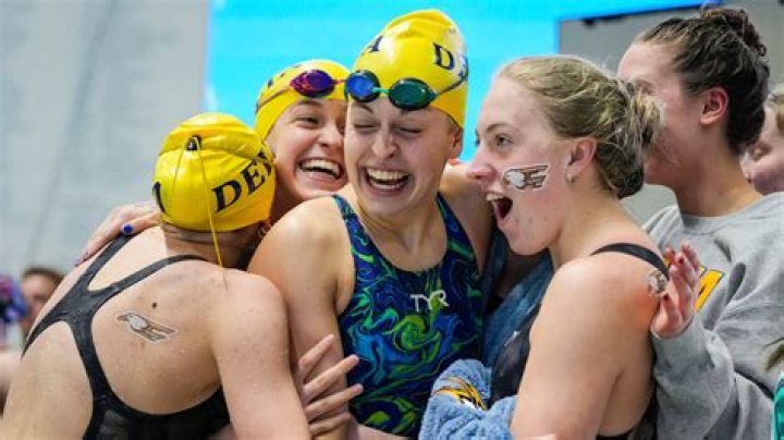 Page 9 - 2021-22 Girls Swimming State Finals Program